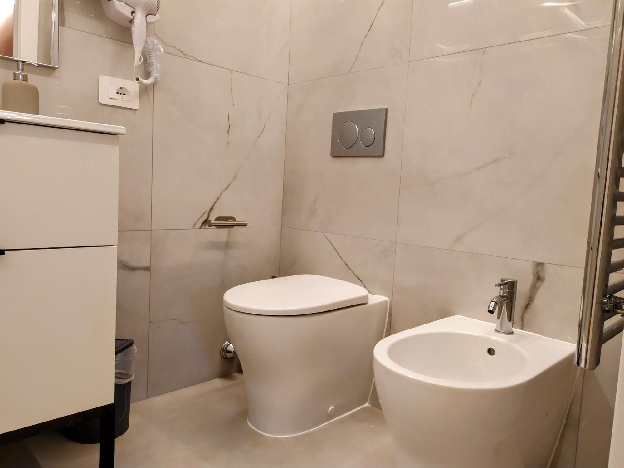Mako Suites - Centro E Stazione Монца Экстерьер фото