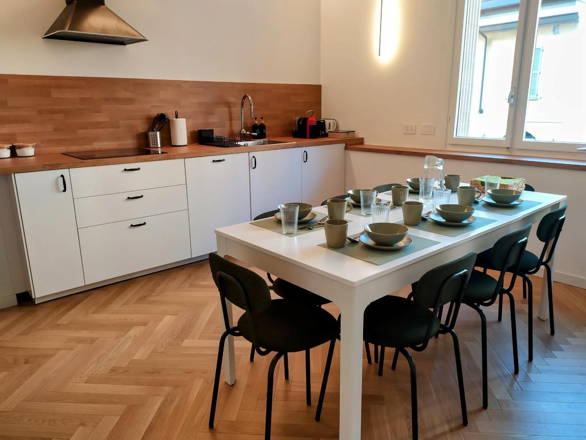 Mako Suites - Centro E Stazione Монца Экстерьер фото