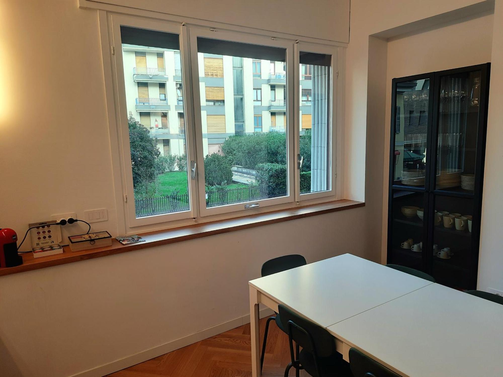 Mako Suites - Centro E Stazione Монца Экстерьер фото